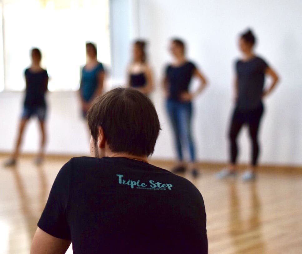 Triple Step — foto oficial de la escuela